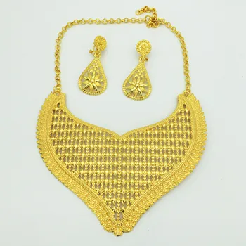 Raznolik izbor stilski vjenčanja Dubai Afrička zbirka nakit zlatno ogrlica i naušnice romantična mlada žena nakit